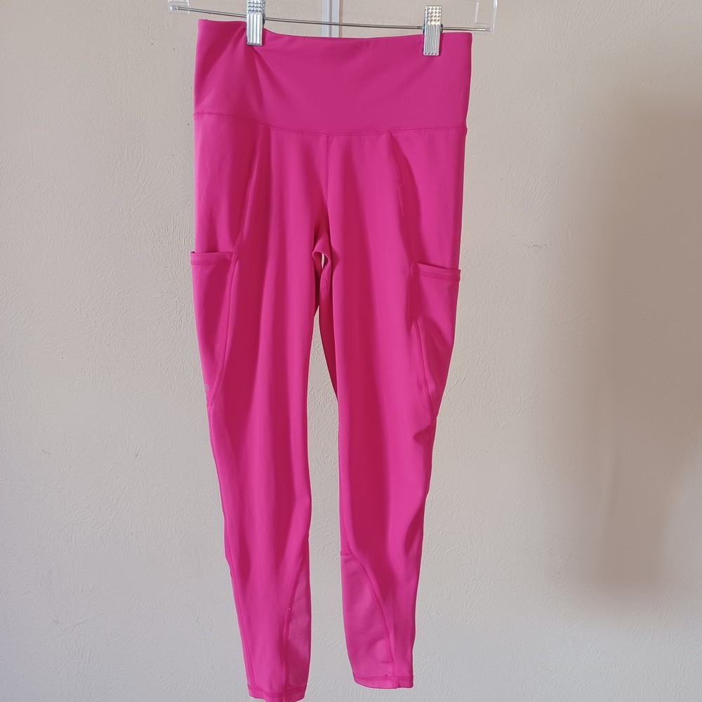 Wrangler All Terrain Gear‎ Hot Pink Womens Performance Cargo Crop Leggings